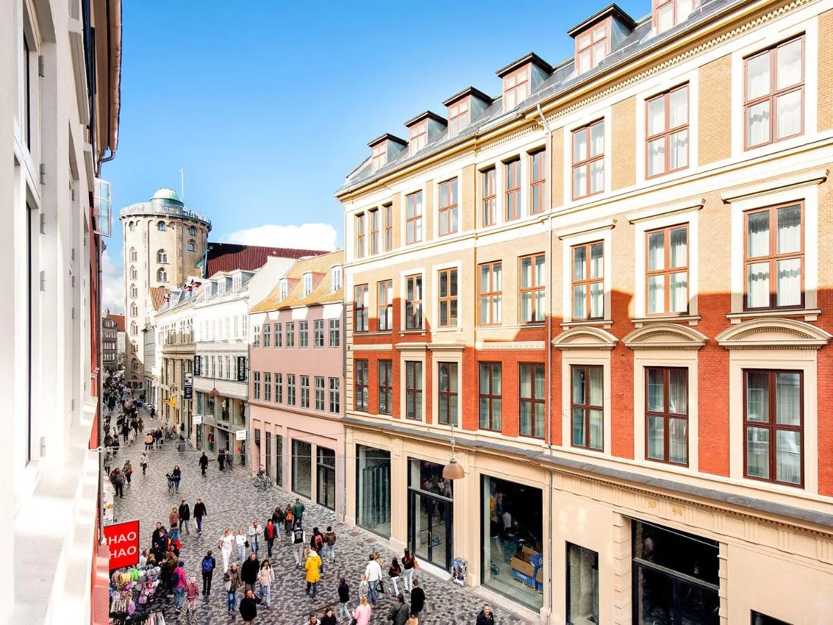 Image 5 of Sanders Leaves – Charming Three-Bedroom Apartment In Downtown Copenhagen