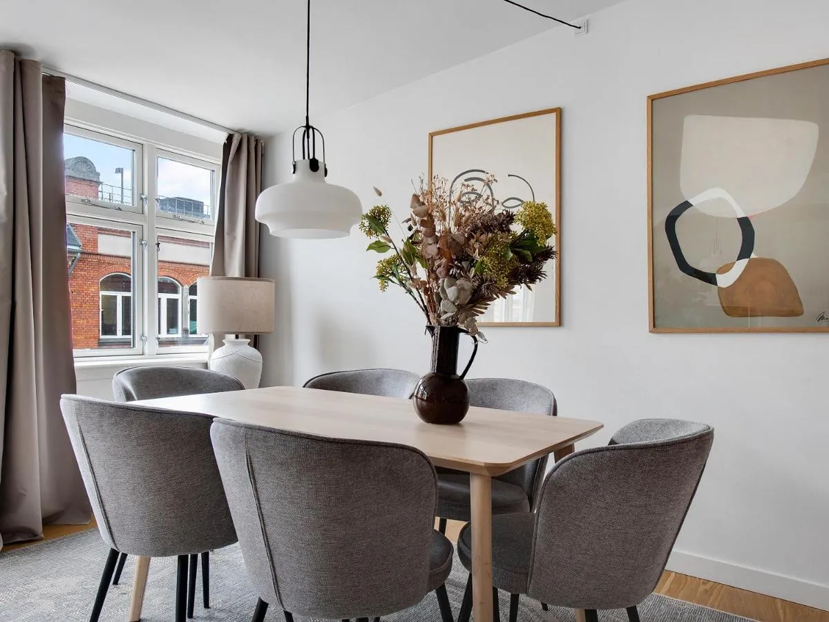 Image 4 of Sanders Leaves – Precious Two-Bedroom Penthouse In Downtown Copenhagen