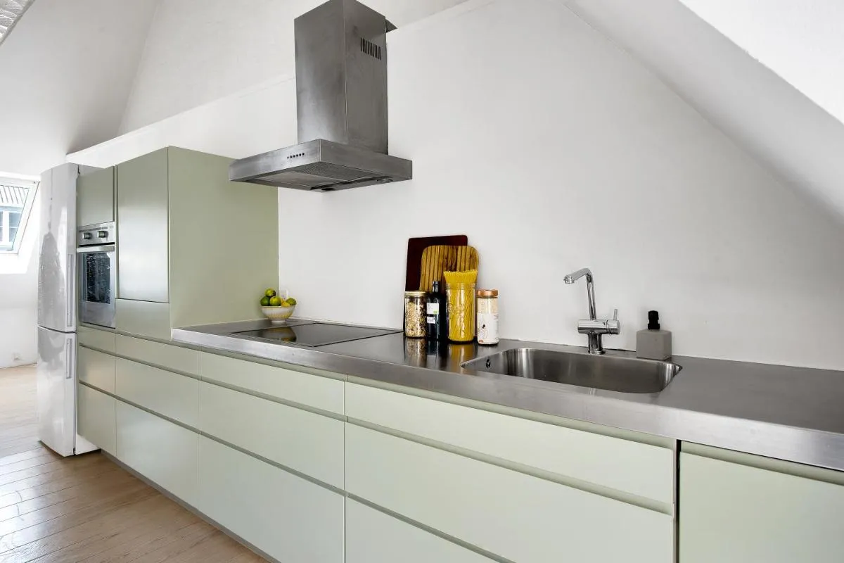 Image 3 of Sanders Main – Endearing Two-Bedroom Duplex Apartment with a Balcony Next to Magical Nyhavn