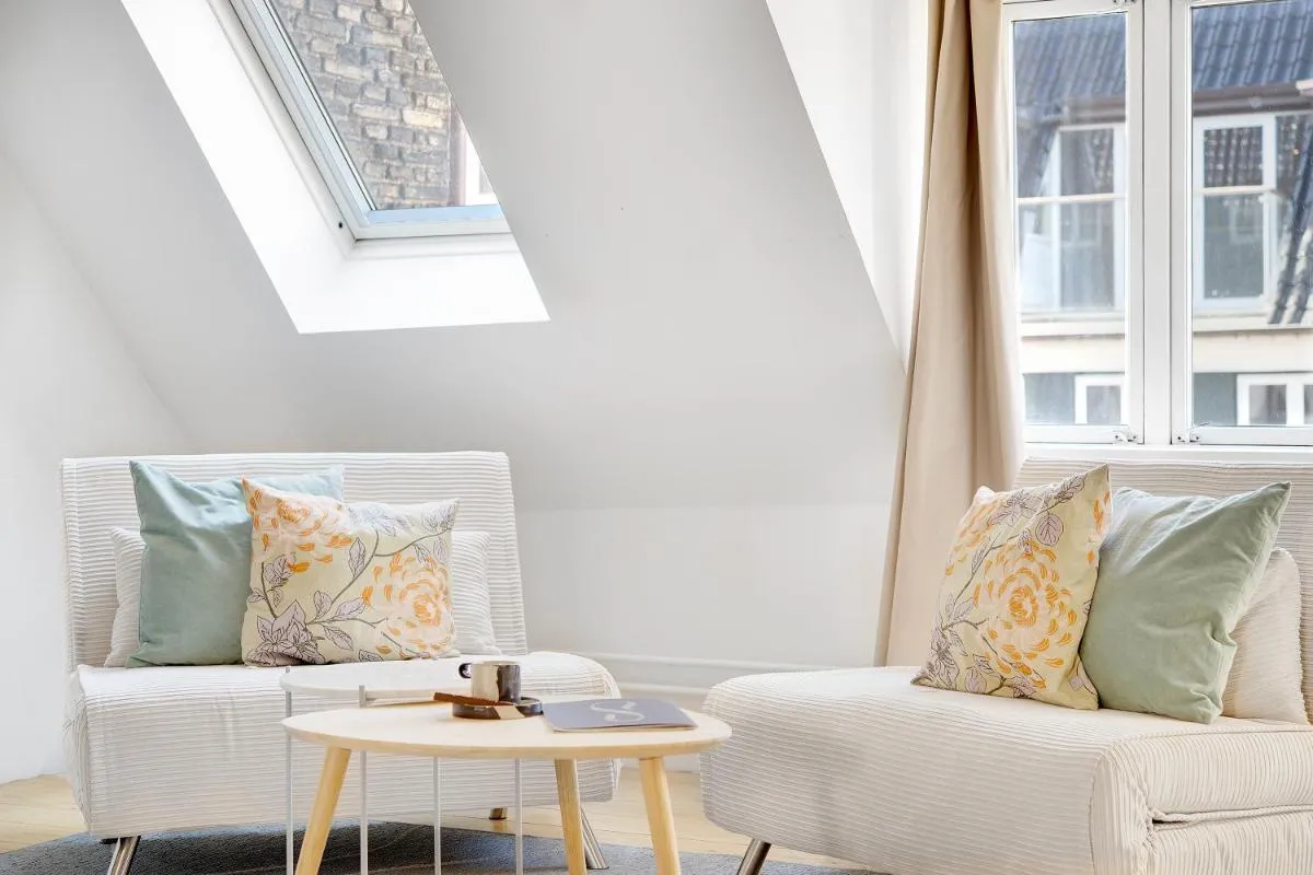 Image 4 of Sanders Main – Endearing Two-Bedroom Duplex Apartment with a Balcony Next to Magical Nyhavn