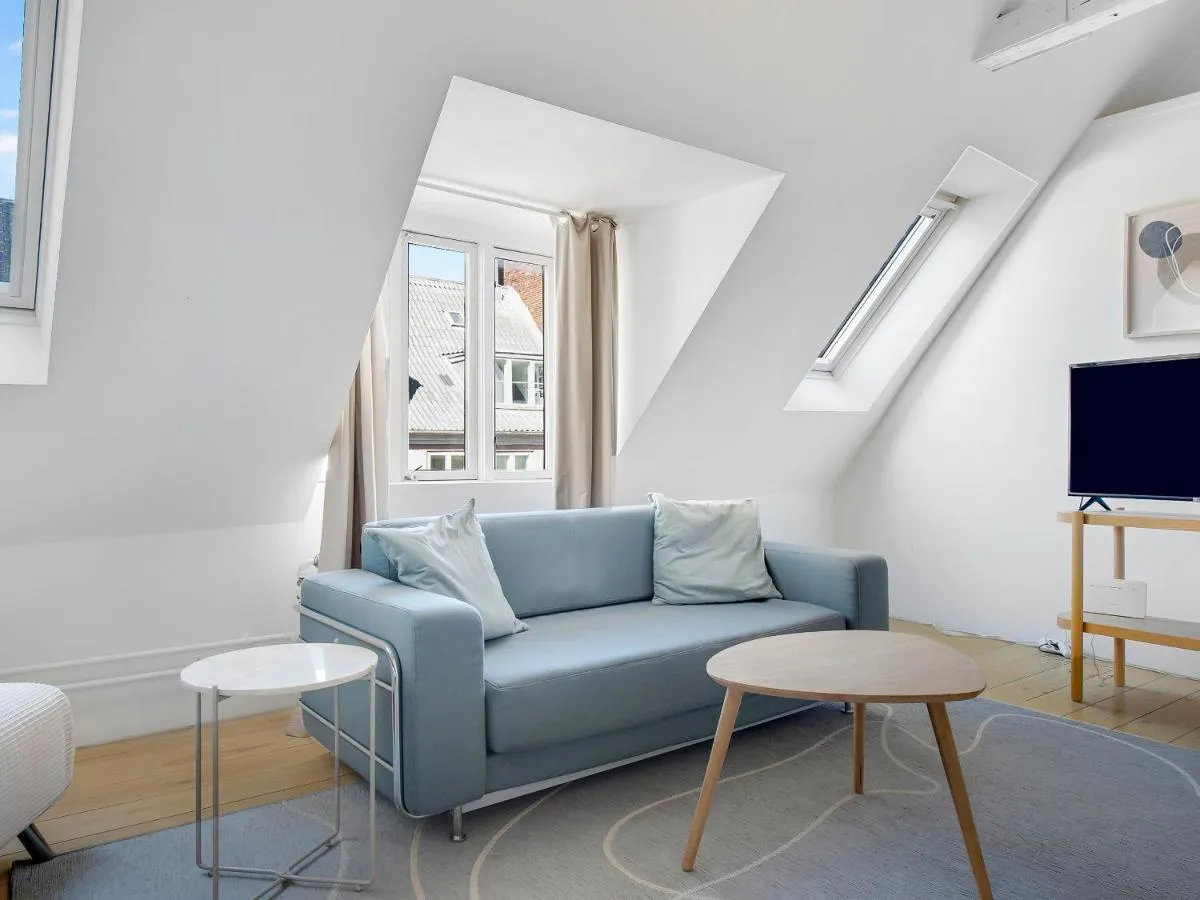 Image 6 of Sanders Main – Endearing Two-Bedroom Duplex Apartment with a Balcony Next to Magical Nyhavn