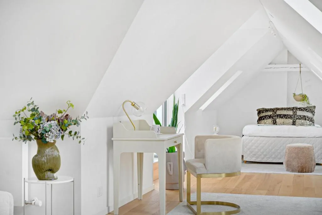 Image of Sanders Regent – Adorable One-Bedroom Apartment Near Central Square