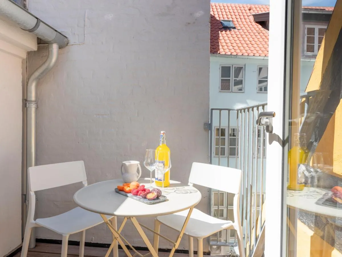Image 1 of Sanders Regent – Inviting One-Bedroom Apartment Near Central Square