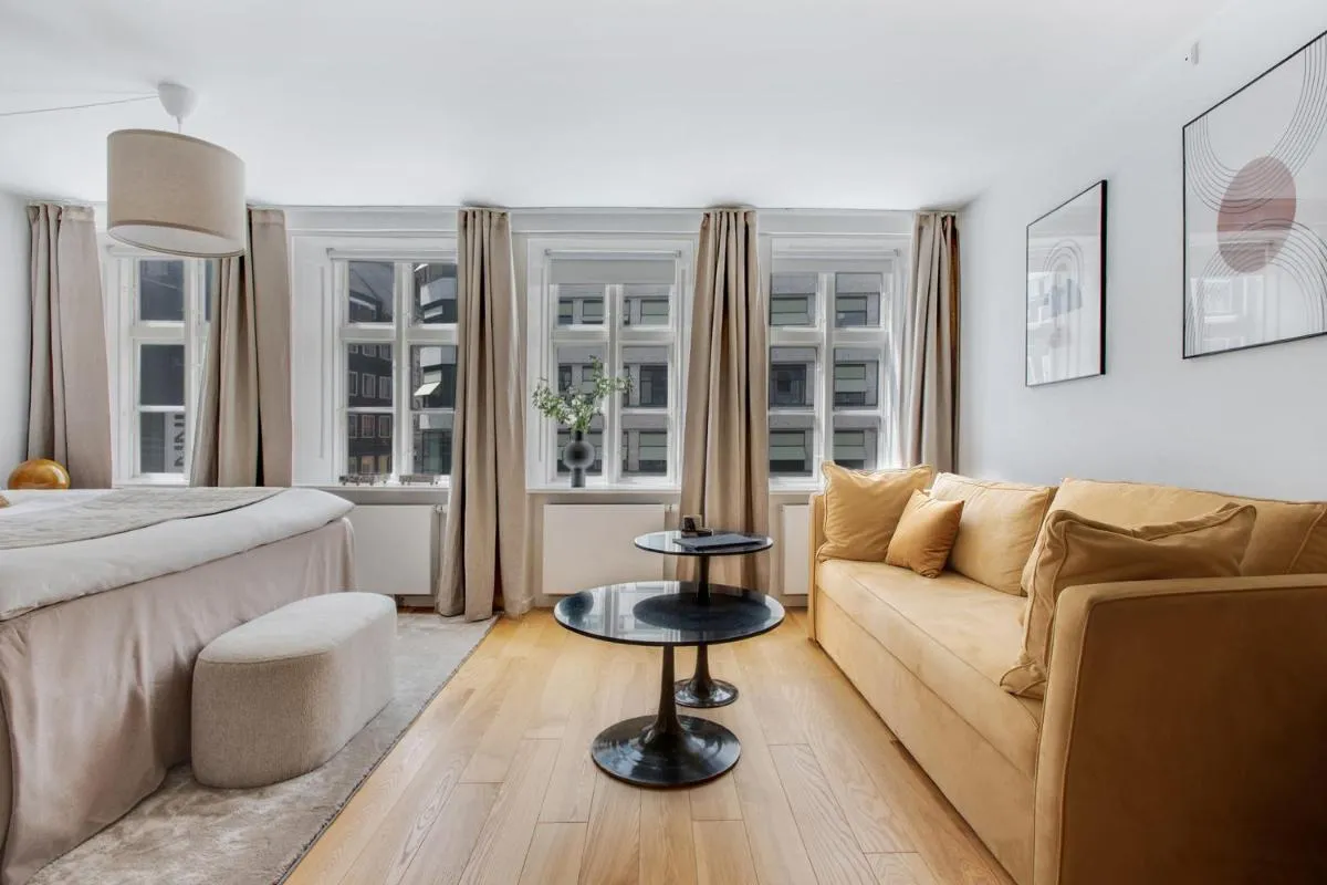 Image 6 of Sanders Regent – Precious One-Bedroom Apartment Near Central Square