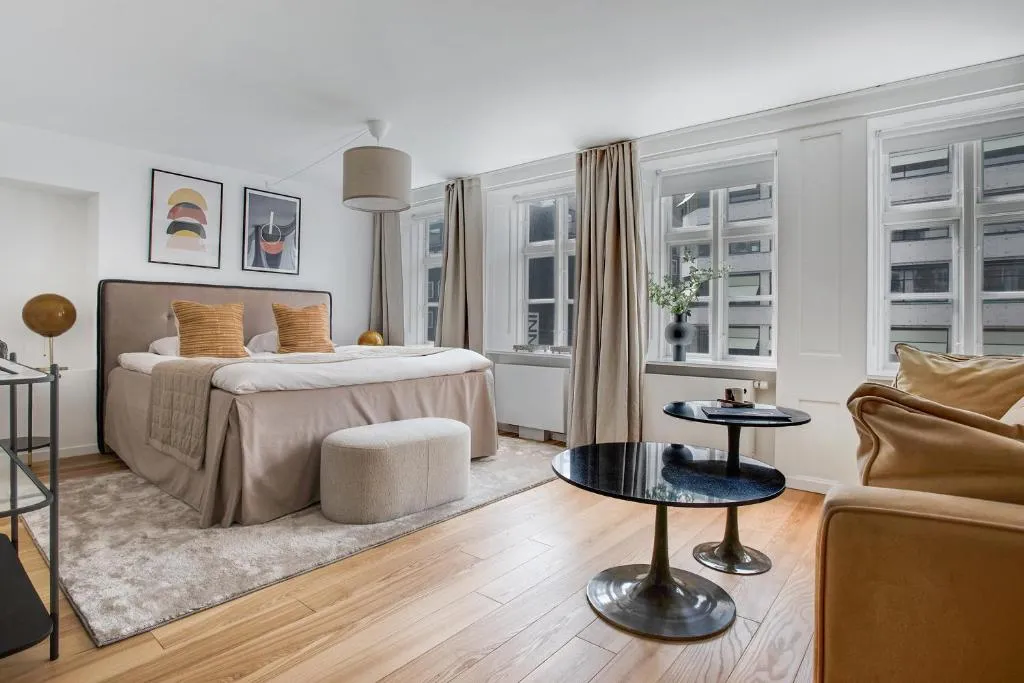 Image of Sanders Regent – Precious One-Bedroom Apartment Near Central Square