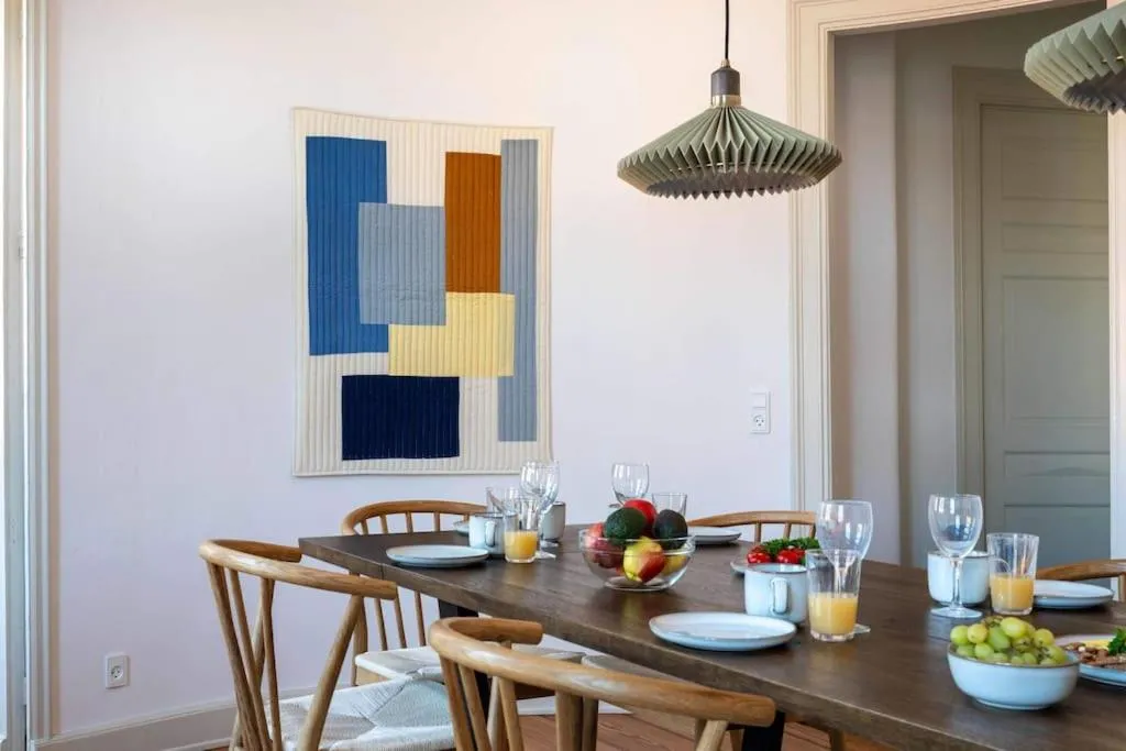 Image 1 of Spacious Flat on Lively & Vibrant Street