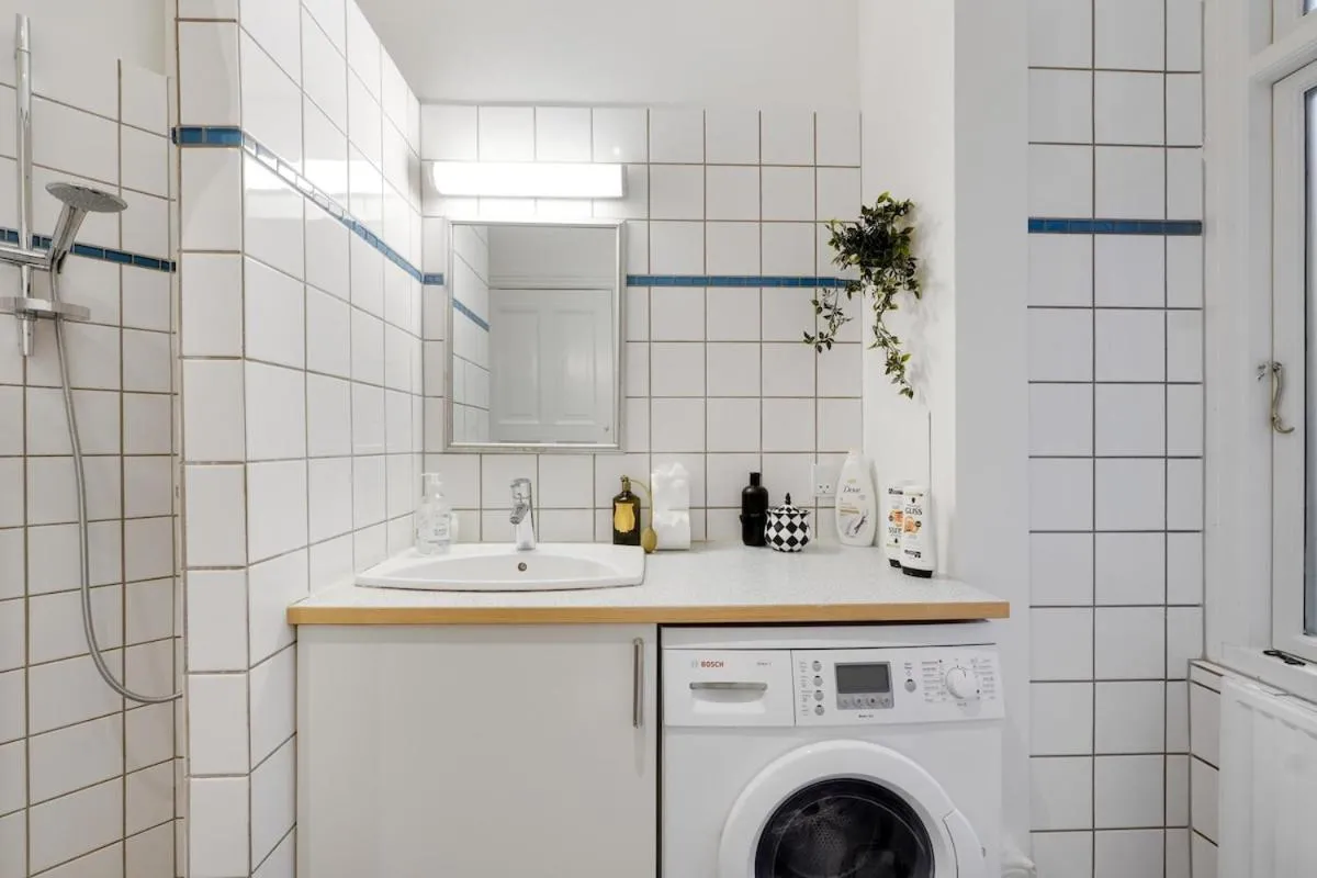 Image 2 of Spacious and stylish apt in CPH