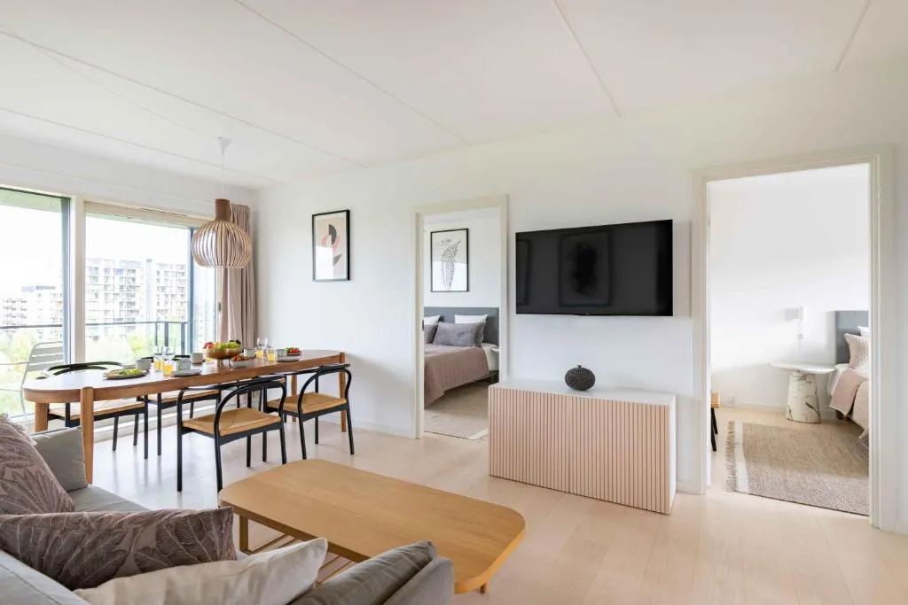 Image of Stylish 3BR Flat w Two Balconies
