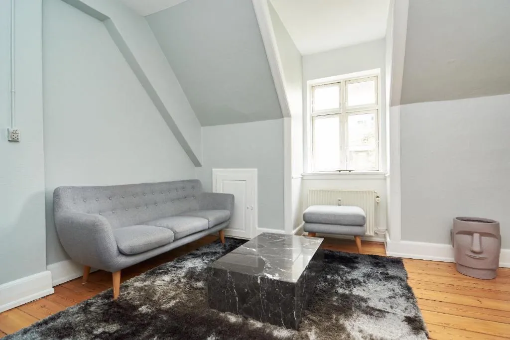 Image of Stylish 5 Person Flat in Vibrant Urban Area