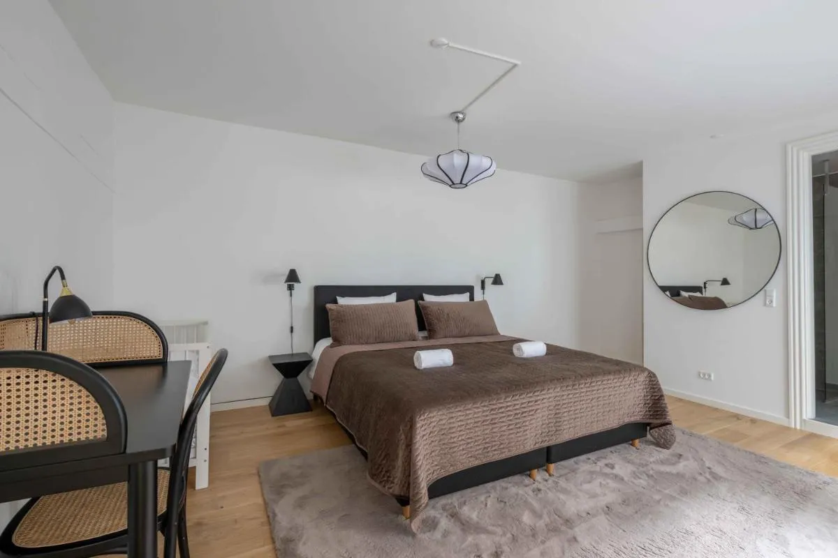 Image 1 of Stylish Flat on Lively Street in Downtown