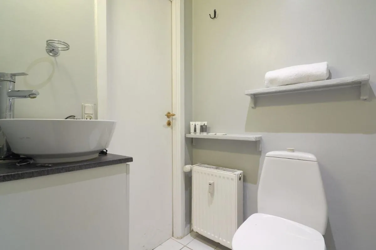Image 2 of Stylish Ground Floor Flat Perfect for Couples