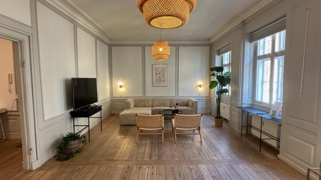 Image of The Admirals Apartments – Apartments 1 & 2 – Carolinas apartments