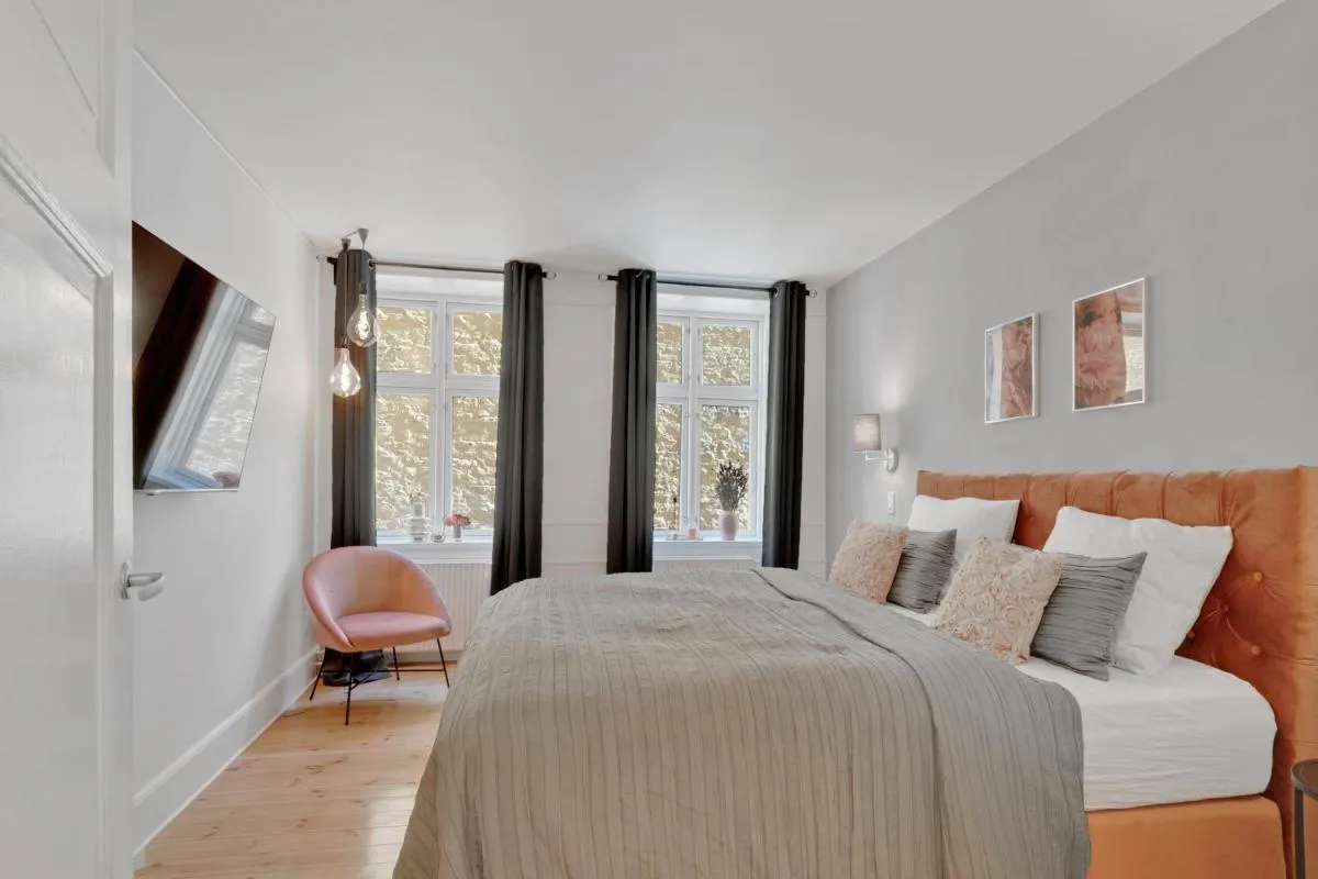 Image 6 of The Forest Green Apartment