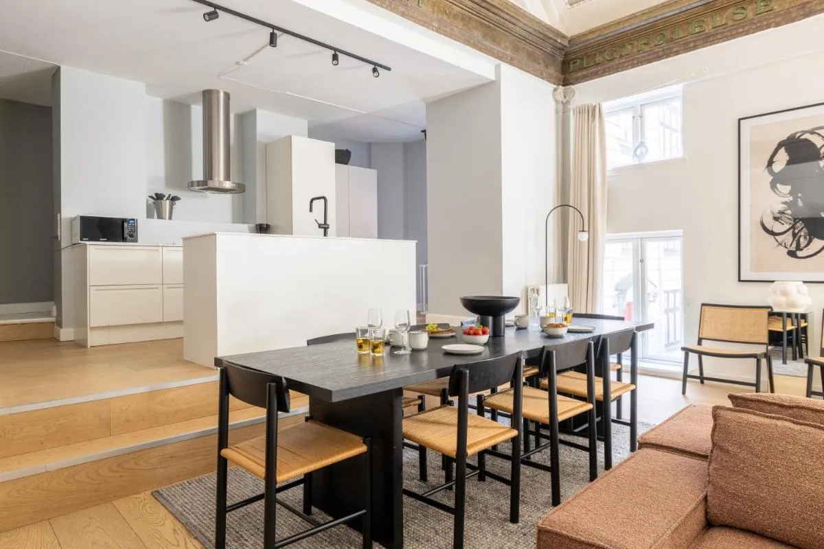 Image 5 of Unique 3 Bedroom Flat in Vibrant Frederiksberg