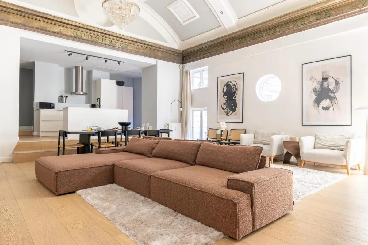 Image 3 of Unique 3 Bedroom Flat in Vibrant Frederiksberg